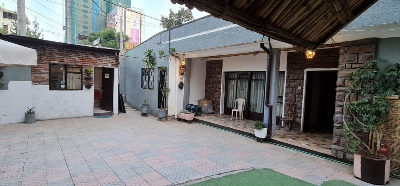 Lucy Guest House Addis Ababa Exterior foto