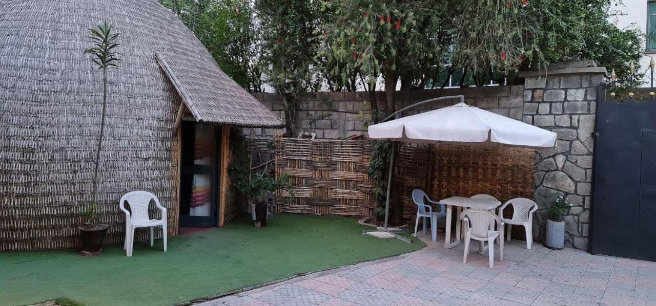 Lucy Guest House Addis Ababa Exterior foto