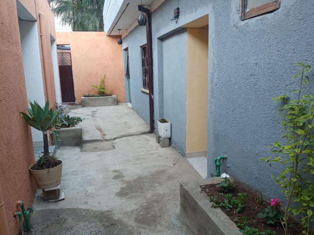 Lucy Guest House Addis Ababa Exterior foto