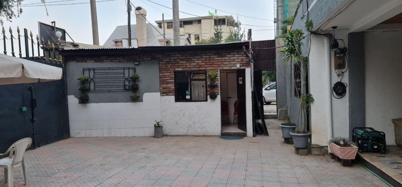 Lucy Guest House Addis Ababa Exterior foto